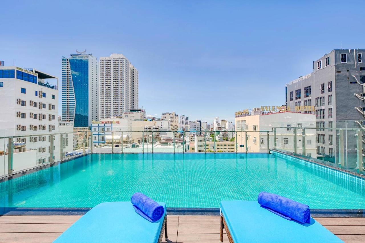 Celina Hotel & Apartment Дананг Экстерьер фото