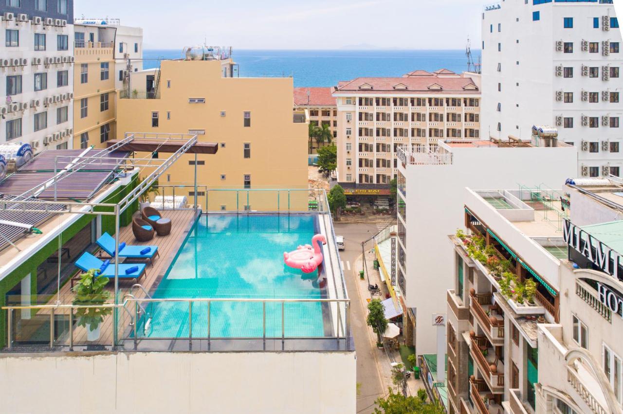 Celina Hotel & Apartment Дананг Экстерьер фото