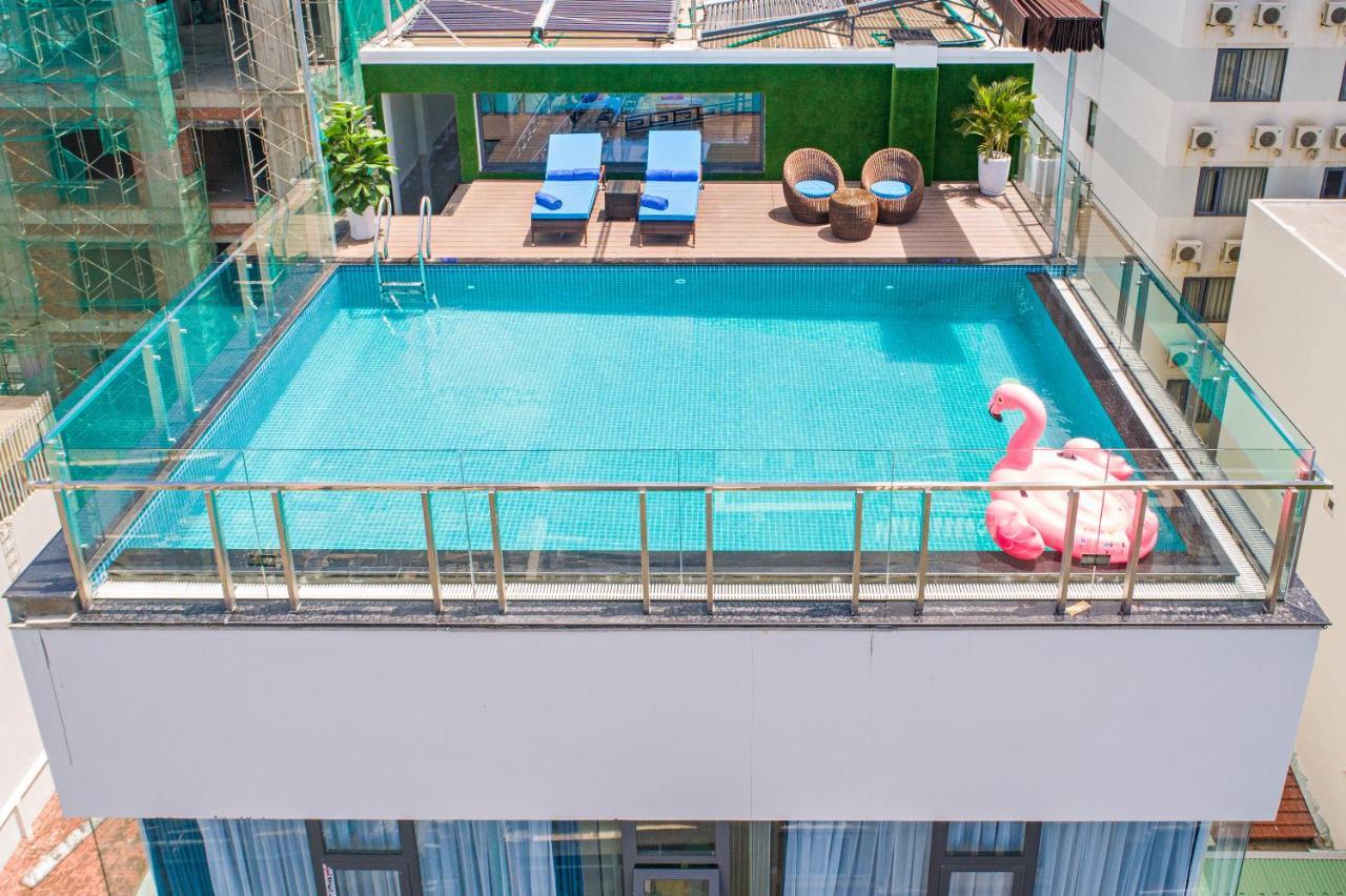 Celina Hotel & Apartment Дананг Экстерьер фото